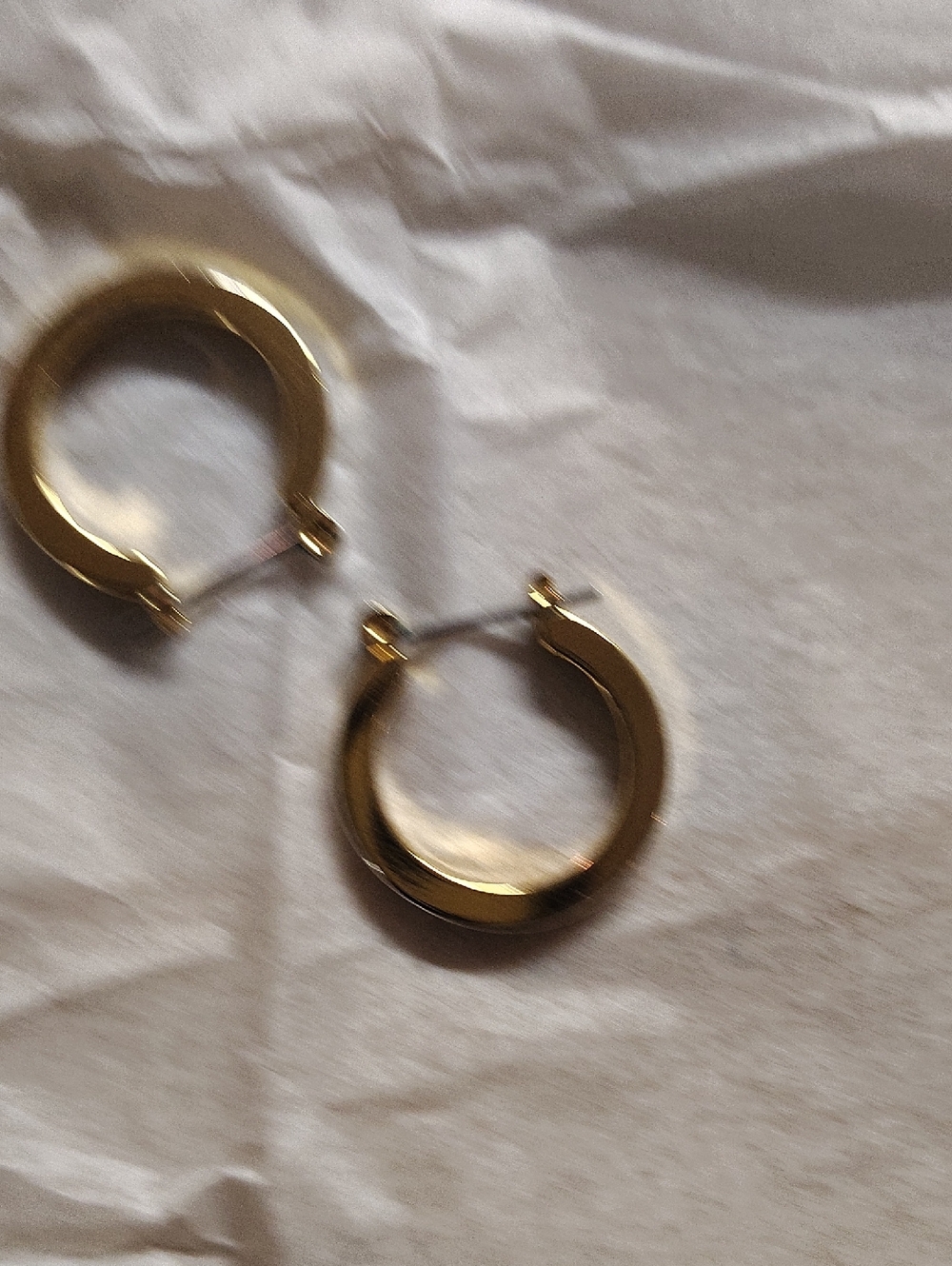 Polished Round Gold Hoop Earrings for Women